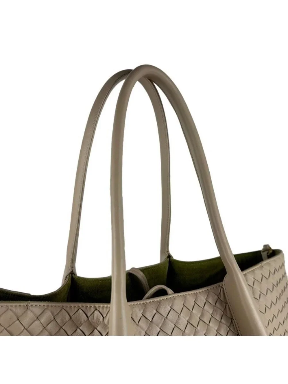 Bottega Veneta item status